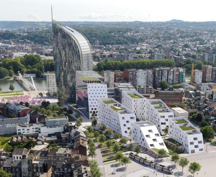 Paradis Express Neuf Face Aux Guillemins Liège Exteriör bild